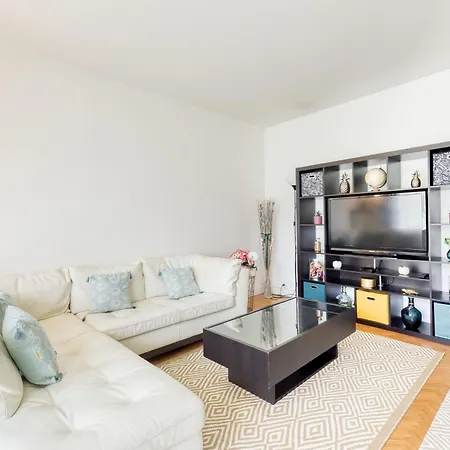 Apartmán Disponible - 5mn Paris - Gare A Pied - Jardin Terrasse - 6 Pers - Centre - Proche Tous Commerces Et Transports - Wifi